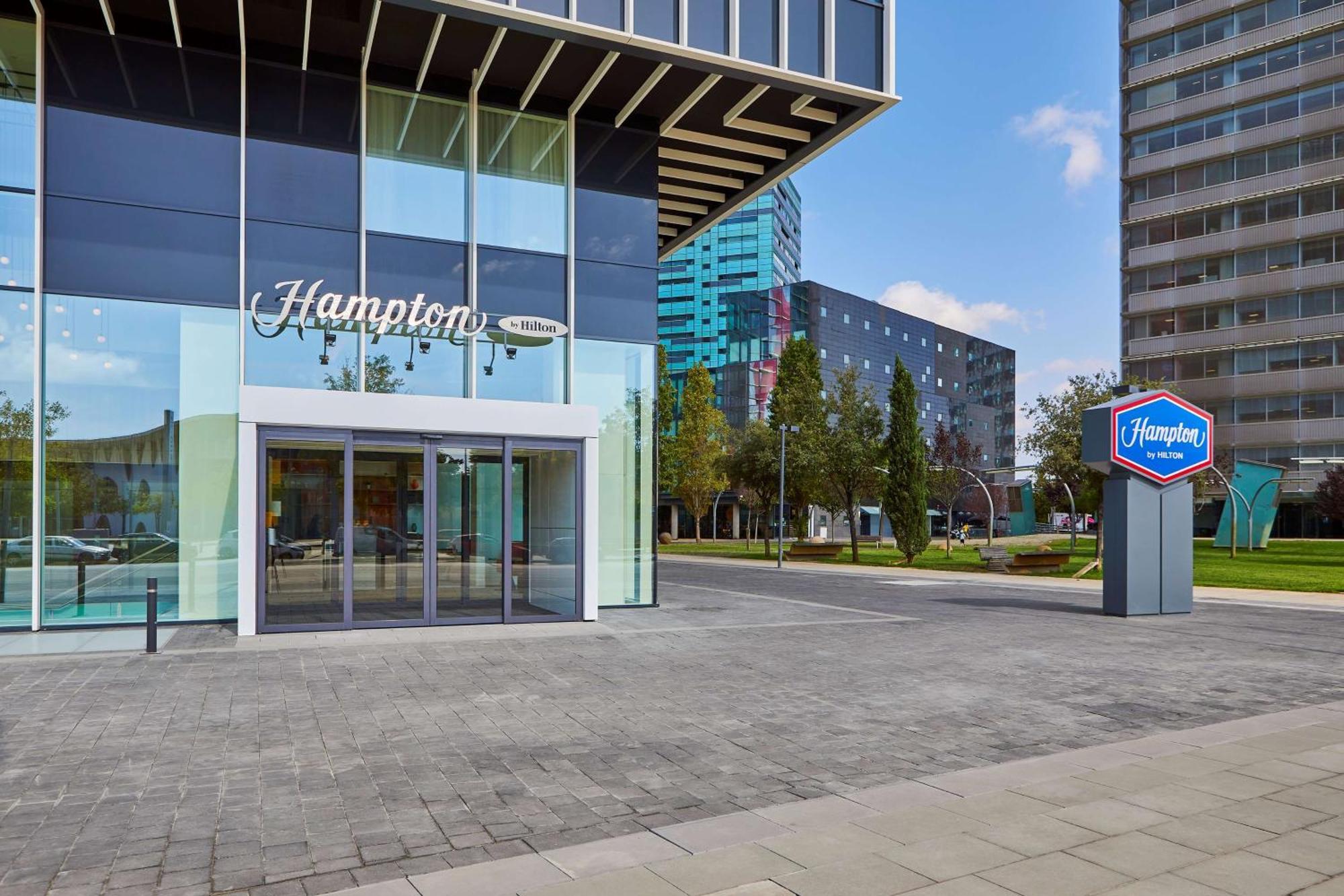 Hampton By Hilton Barcelona Fira Gran Via Hotel L'Hospitalet de Llobregat Exterior photo